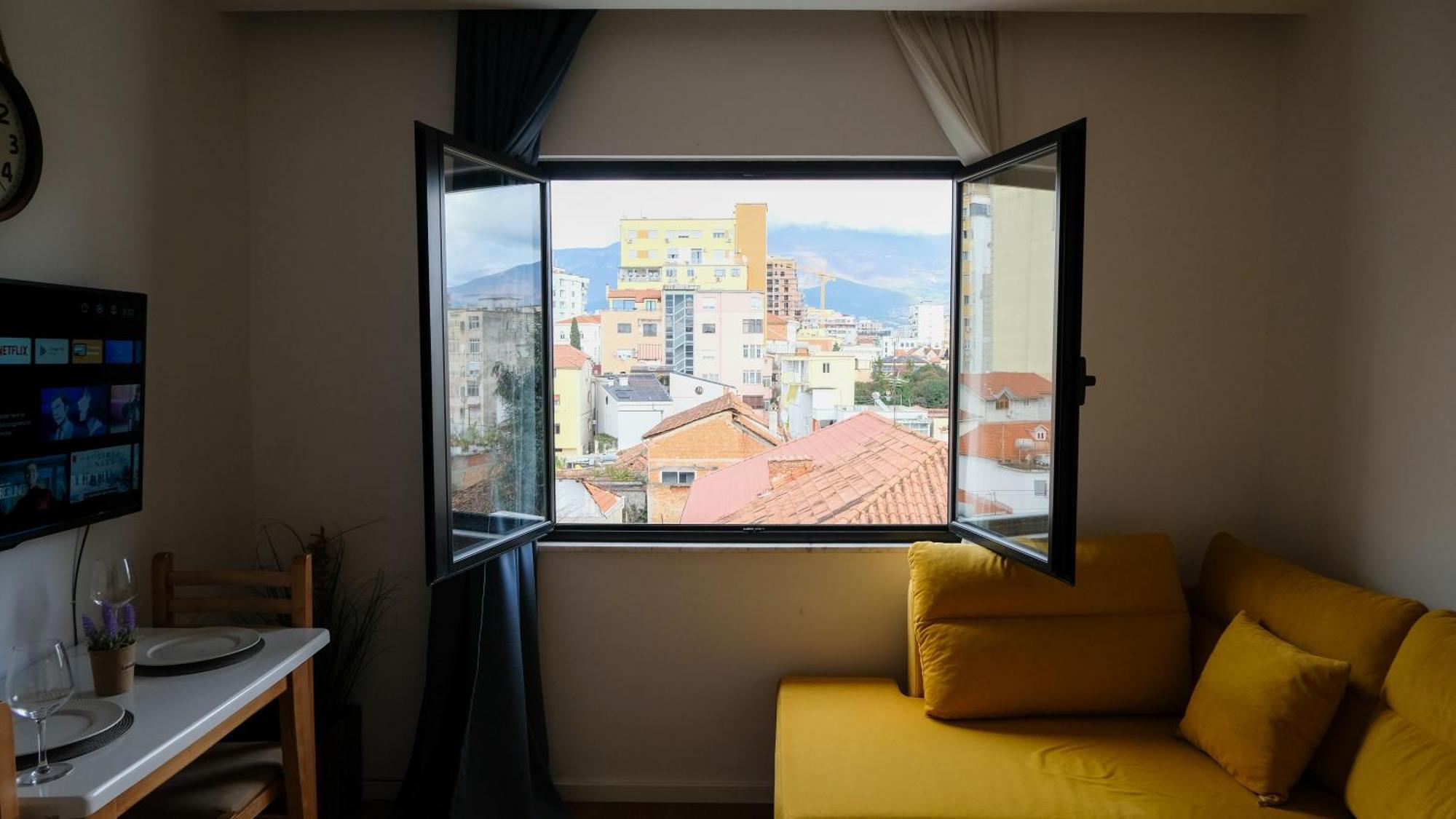 2E Center Apartment Tirana Esterno foto
